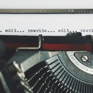 Schreibmaschine als Sinnbild für Autorenschaft